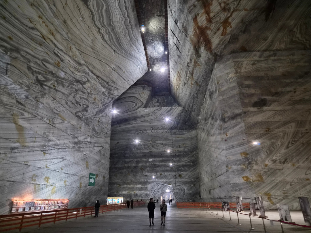 Unirea Salt Mine-斯勒尼克必去景点