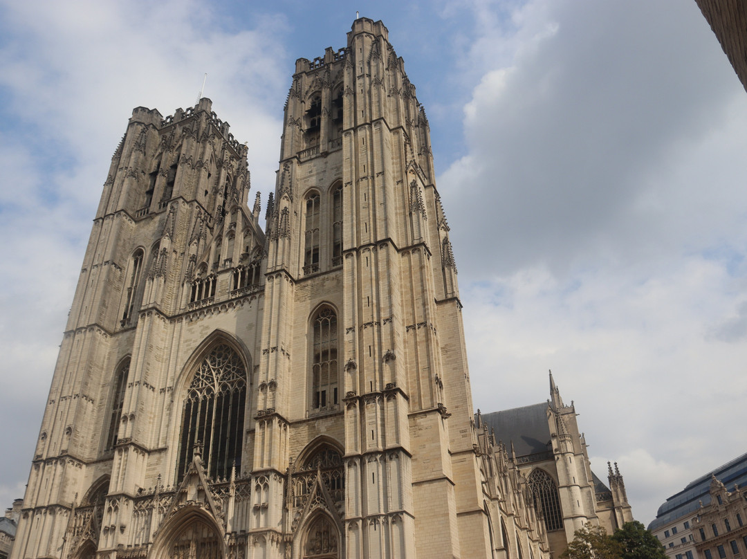 圣弥额尔圣古都勒主教座堂（Cathedrale St-Michel et Ste-Gudule）-布鲁塞尔必去景点