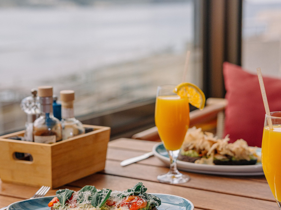 Benedict Cafe