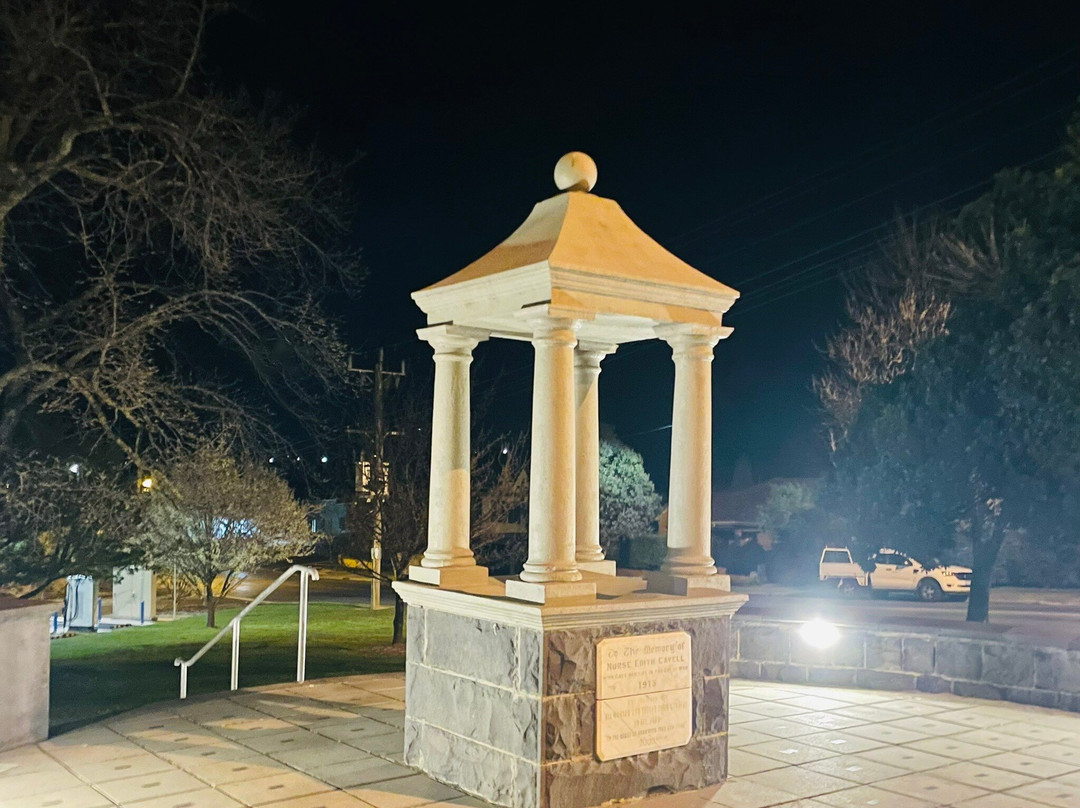 Edith Cavell Memorial Reserve-亚拉拉特山必去景点