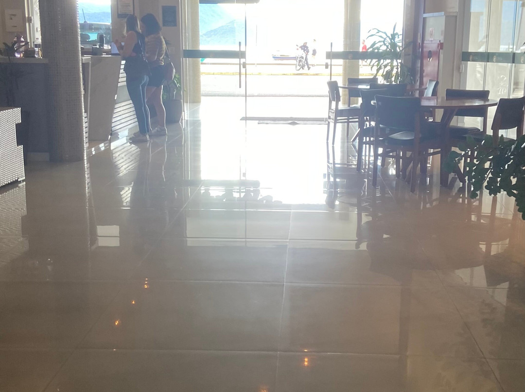 乌巴图巴海滩酒店主图