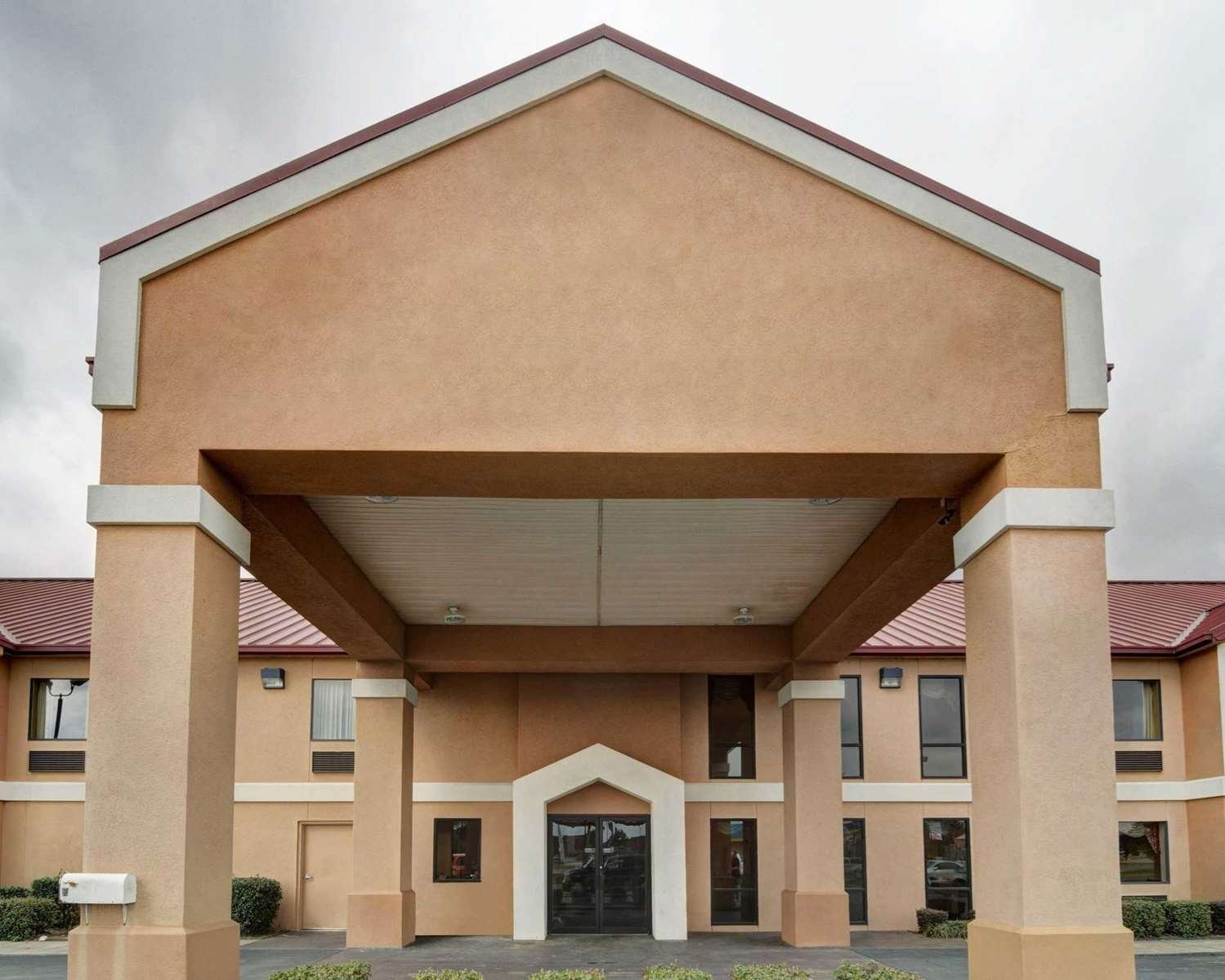 Quality Inn & Suites Pine Bluff-官方