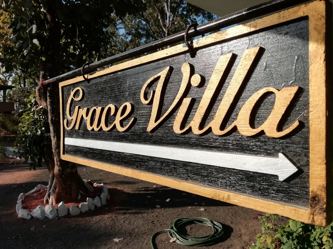 Graceful Villa In Kutwahi