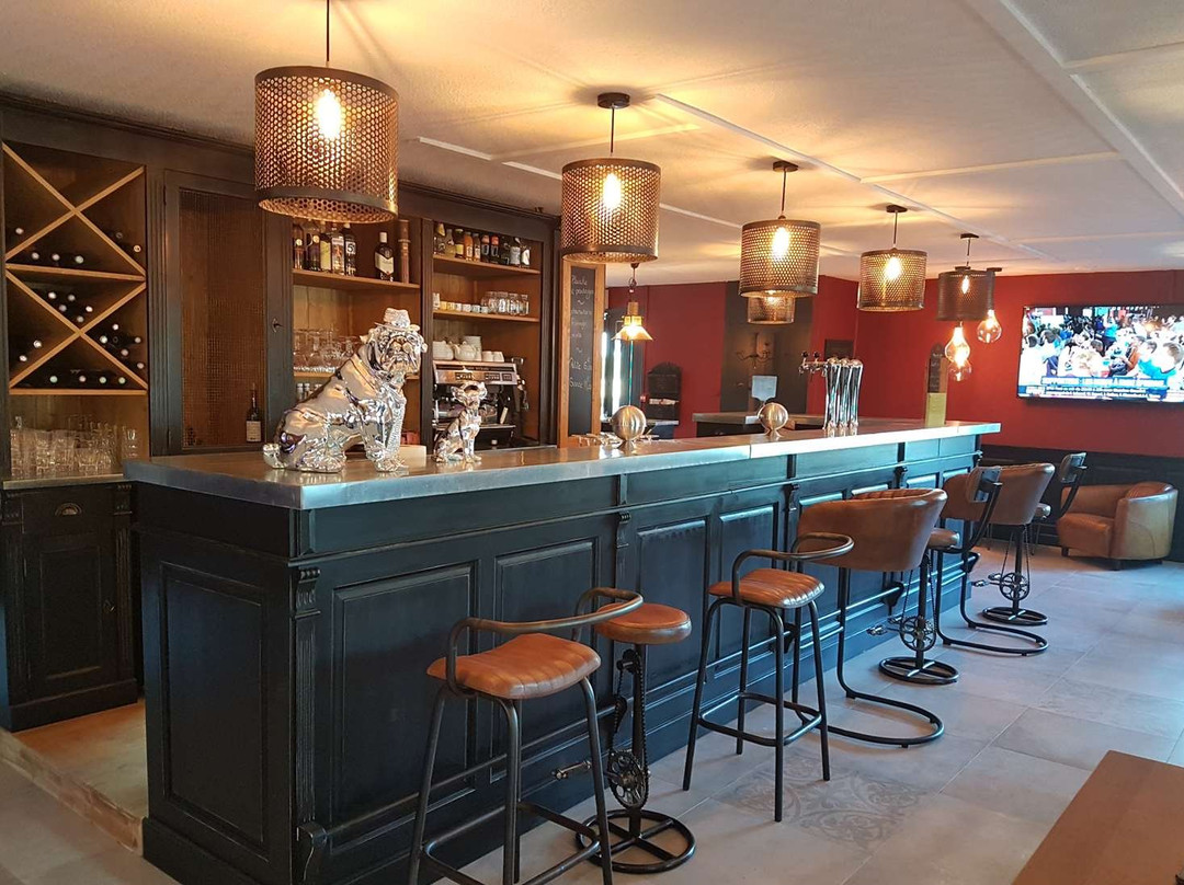 Hotel Restaurant Kyriad Lille Est-Hem主图