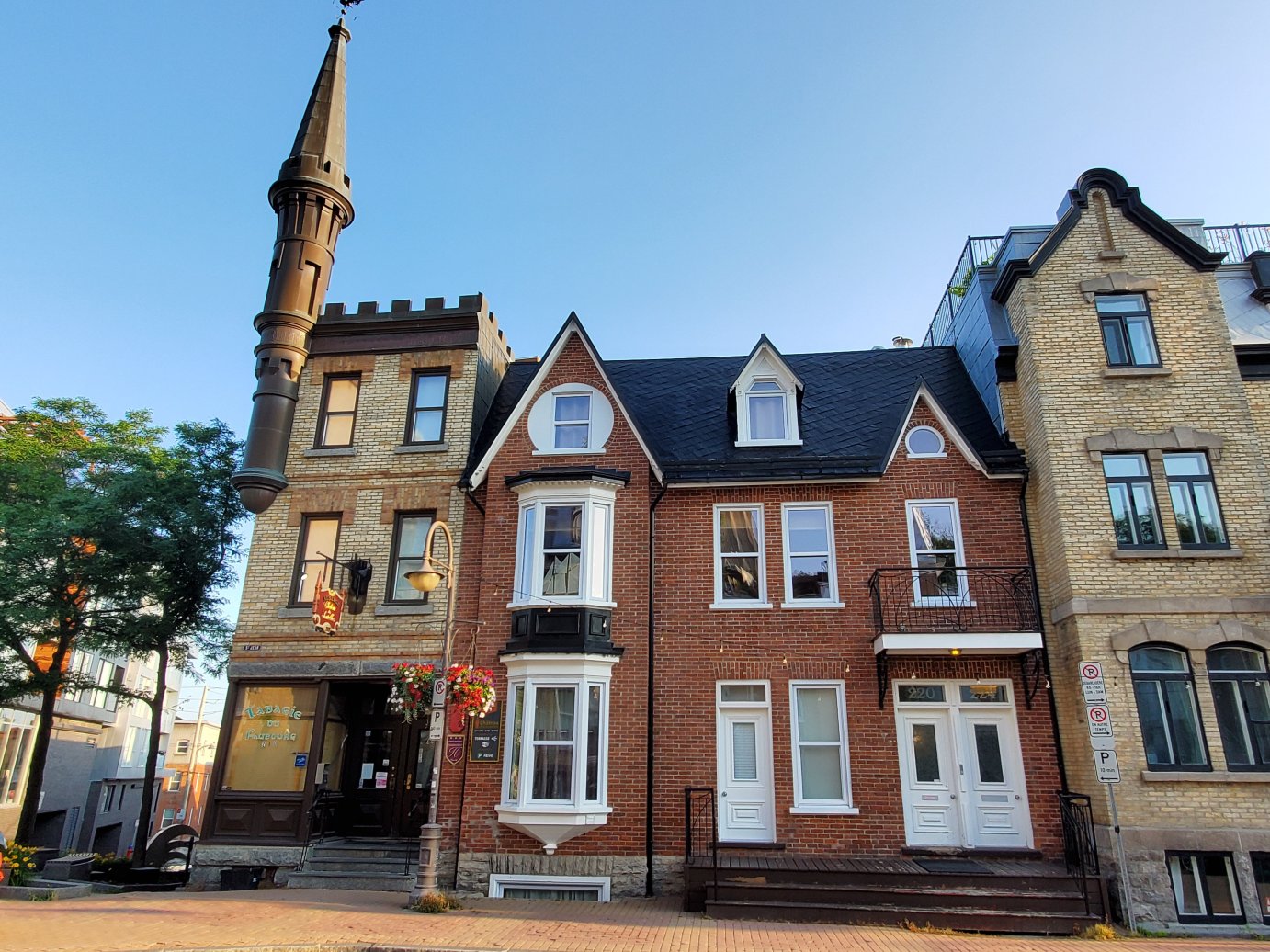 图雷尔城堡客栈-官方