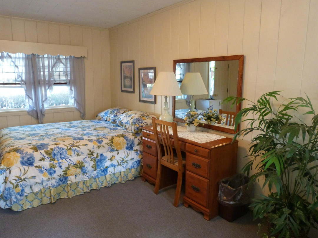 Pine Knot Motel