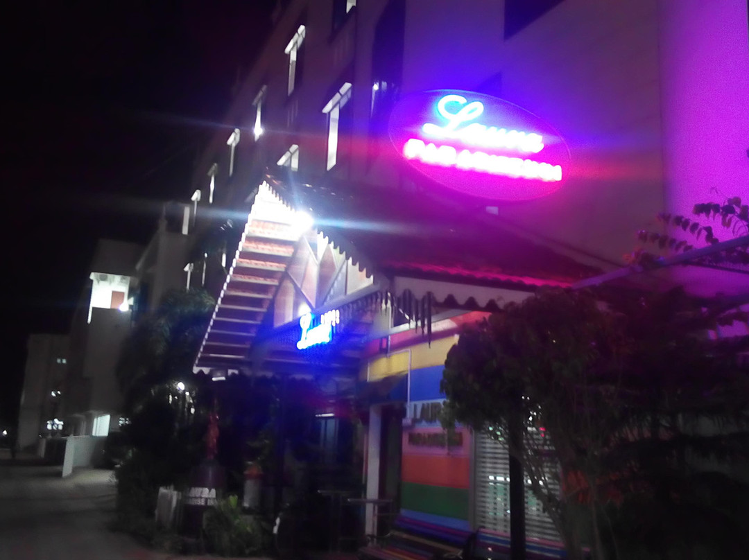 Hotel Laura Paradise Inn