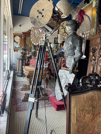 Long Island Antiques Center景点图片