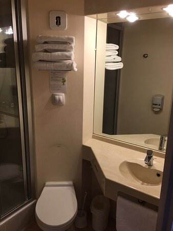 Brit Hotel Les Evens主图