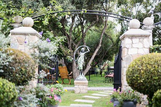 Burkleigh House主图