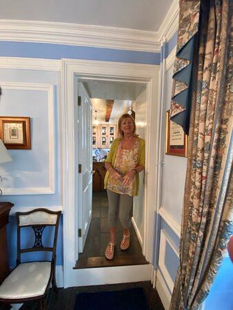 Queen Anne House主图