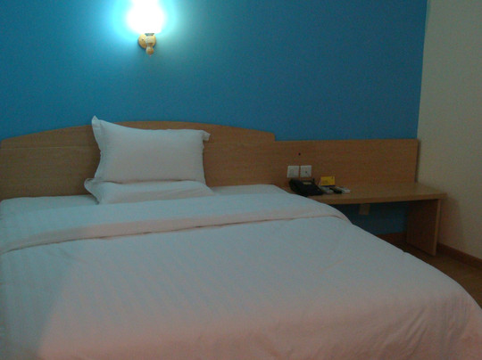 7天重庆红旗河沟轻轨站店主图