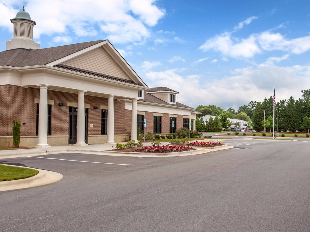 Carothers Funeral Home at Gaston Memorial Park景点图片
