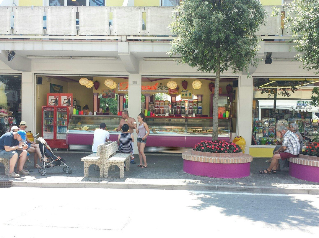 Bibione Pineda餐馆和美食-Paradice gelateria