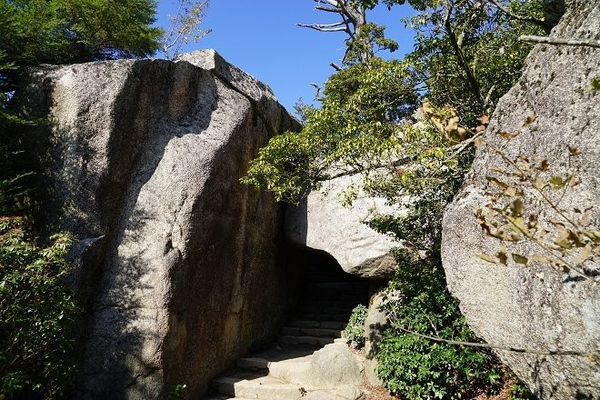 Kuguri Rock