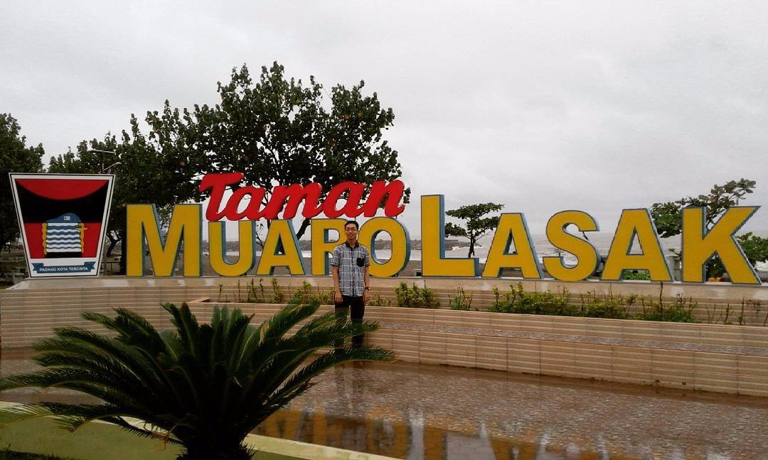 Muaro Lasak Beach