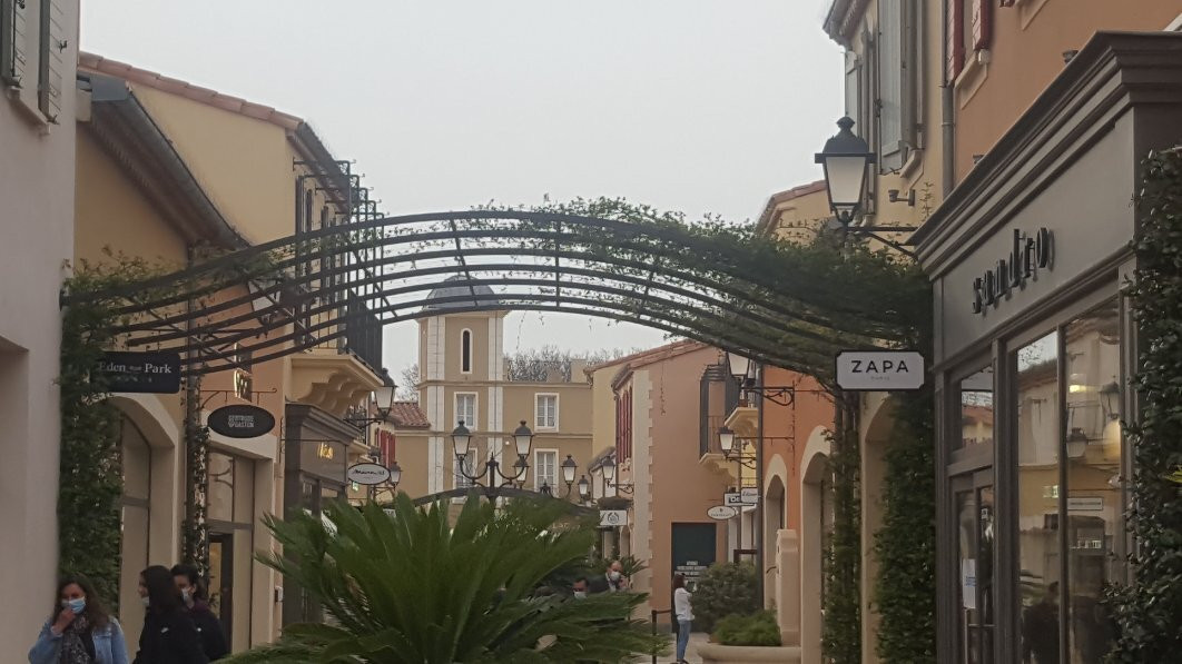 Mcarthurglen Provence - Village de Marques景点图片