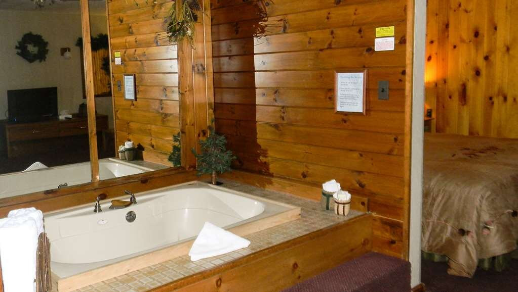 Adirondack Lodge Old Forge主图