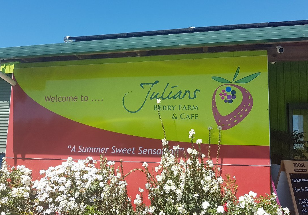 Julians Berry Farm & Café景点图片