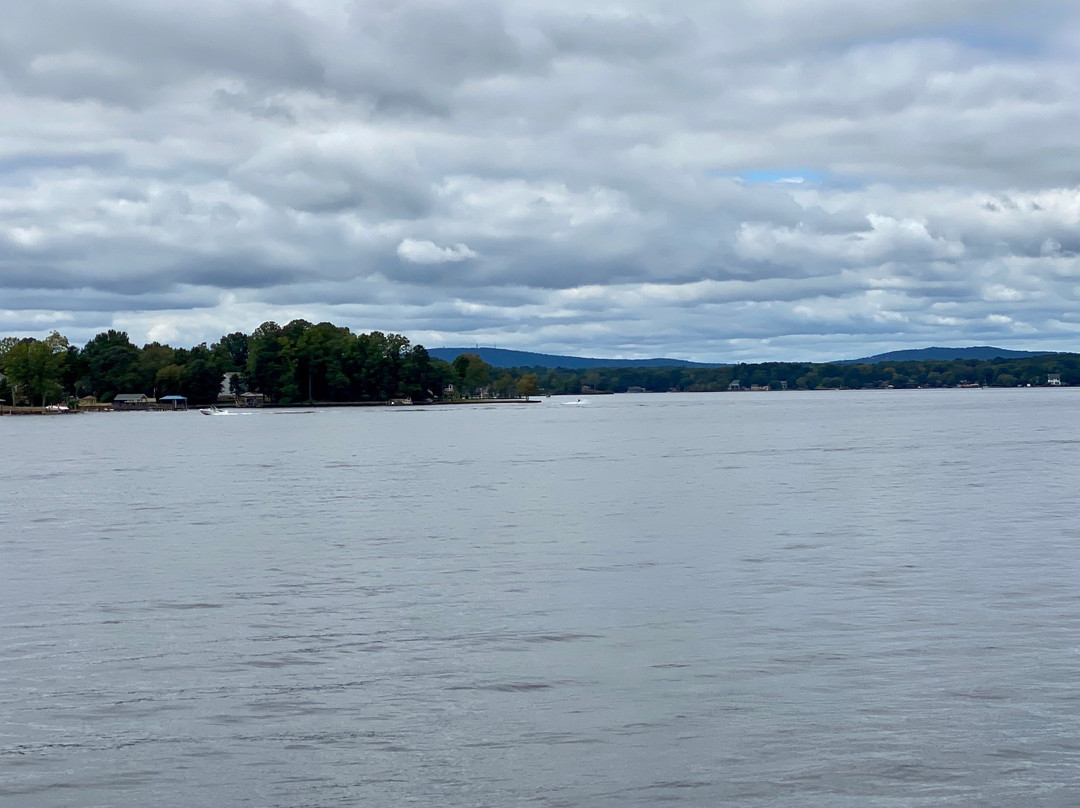 Queens Landing-穆尔斯维尔必去景点