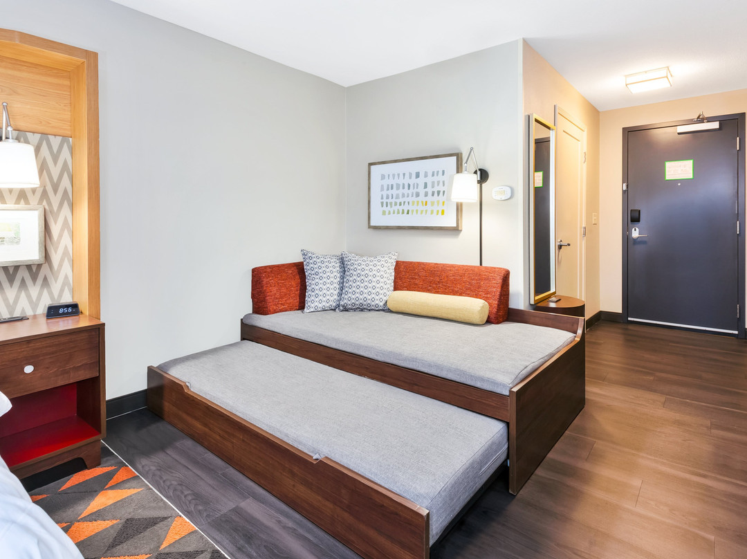 Holiday Inn & Suites Toledo Southwest - Perrysburg By IHG主图