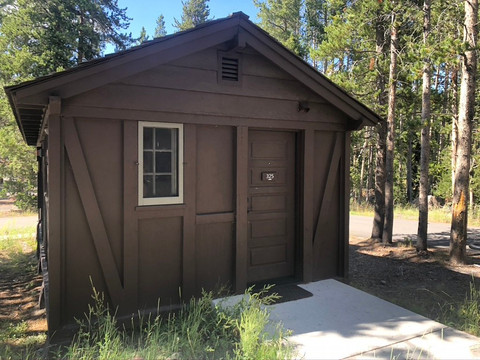 老忠实小木屋旅馆主图