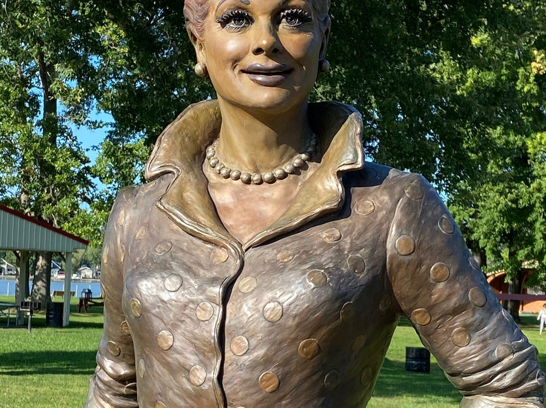 Lucille Ball Memorial Park-Celoron必去景点