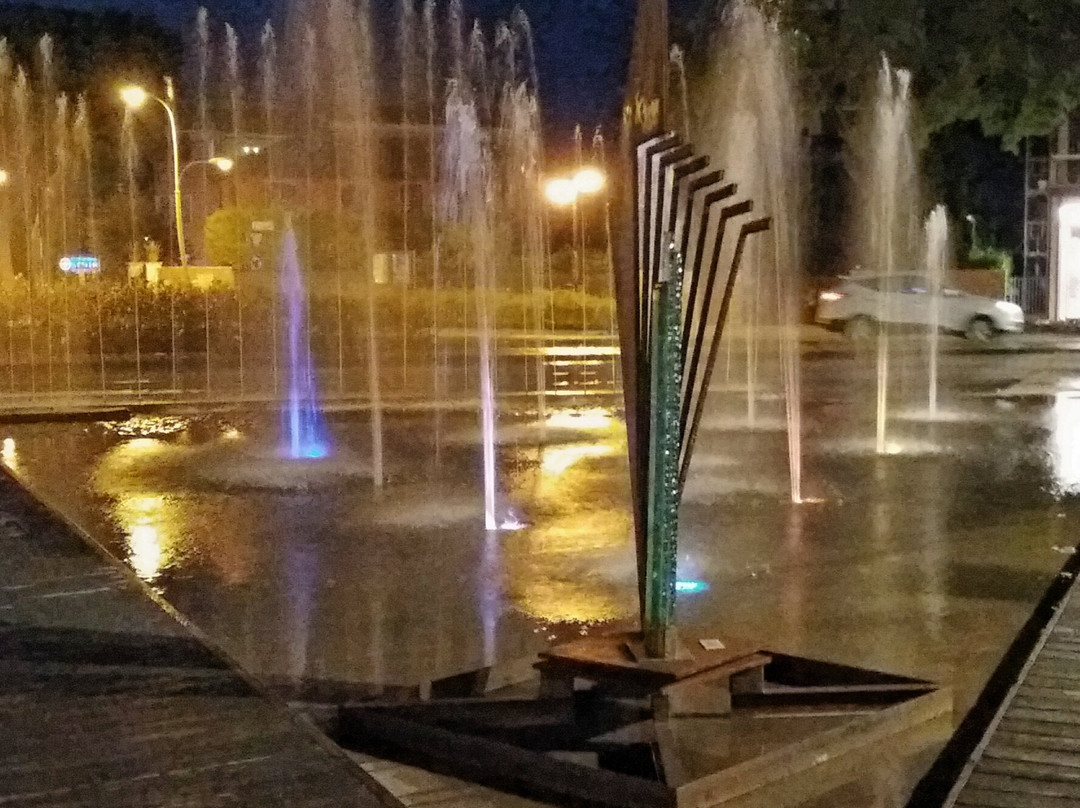 Piazza Mazzini-耶索洛必去景点