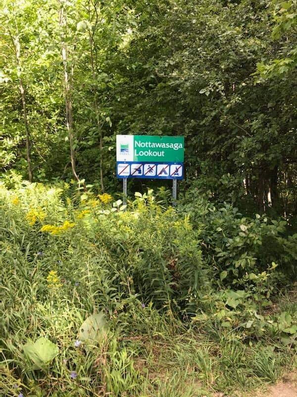 Nottawasaga Lookout Provincial Nature Reserve景点图片