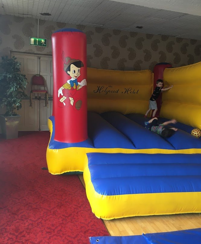 The Holyrood Hotel - Blue River Leisure Centre主图