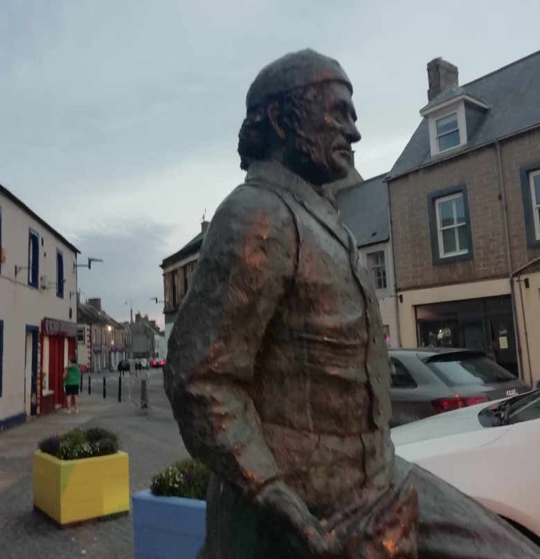 Willy Spears Statue-Eyemouth必去景点