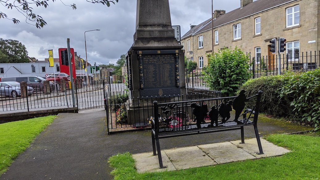 West Calder War Memorial景点图片