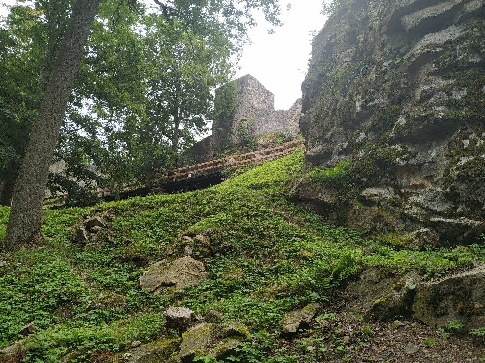 Choustnik Castle Ruins-Choustnik必去景点
