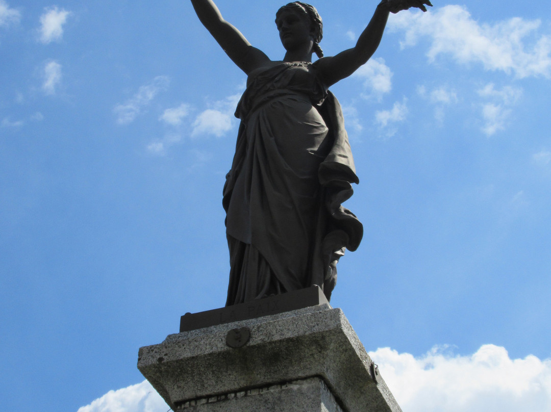 Monument du Centenaire de la Revolution-萨朗什必去景点
