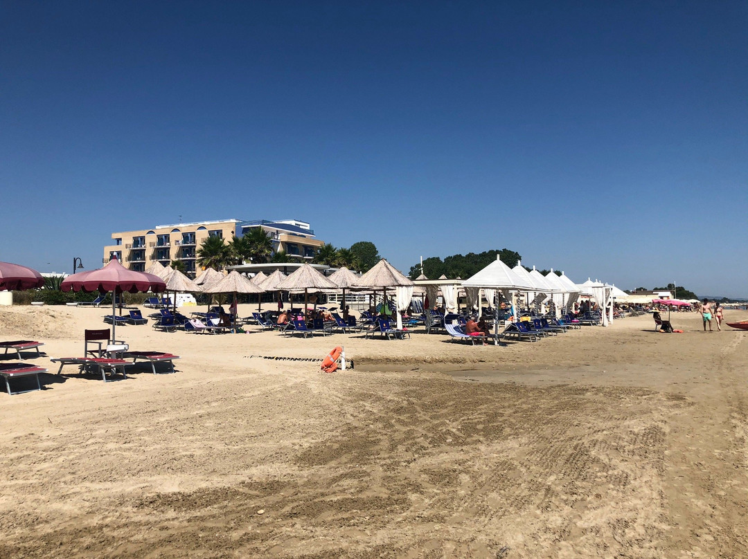 Embarcadero Beach景点图片