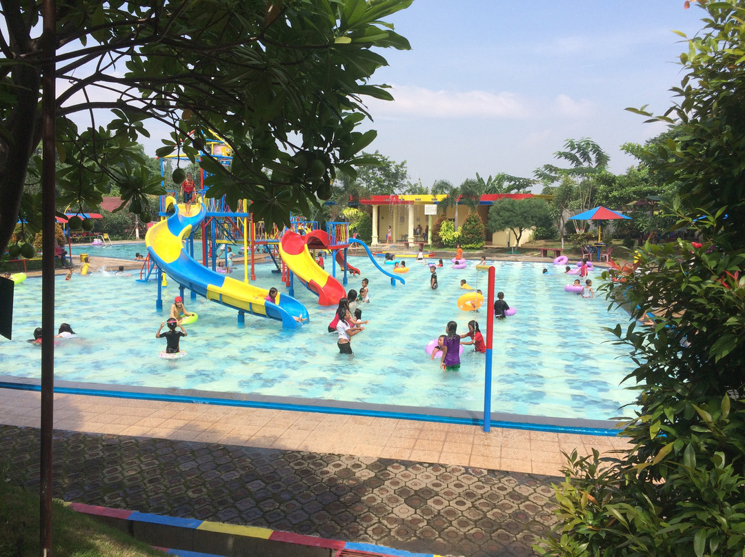 Wisata Air Balekambang景点图片
