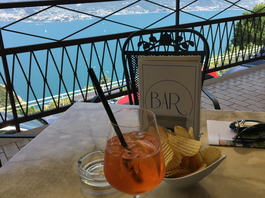 Village Hotel Lucia主图