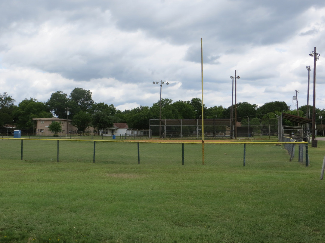 Hughes City Park-Mexia必去景点