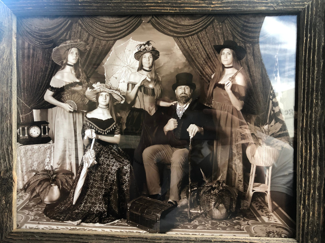 Professor Samuel's Portrait Emporium-基斯通必去景点