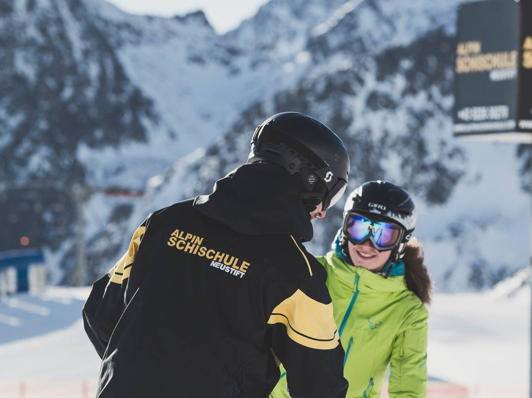 Alpin Schischule Neustift-纽斯帝史都拜谷必去景点