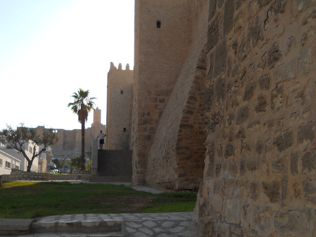 佛特而里巴特-摩纳斯特必去景点