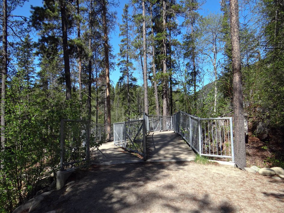 Rearguard Falls-Tete Jaune Cache必去景点