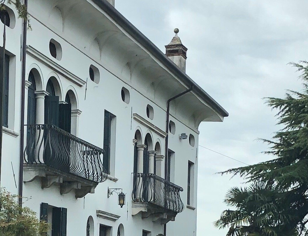 Villa Rigutti, Policreti-波代诺内必去景点