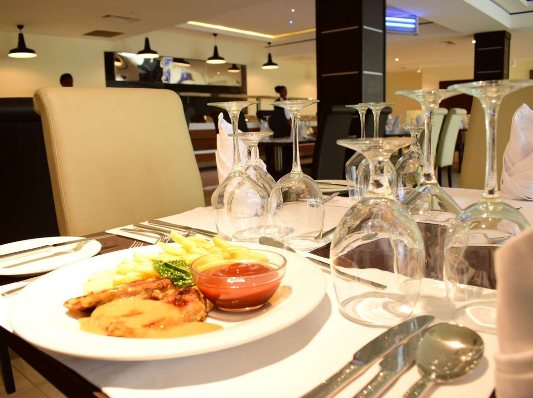 Monty Suites & Golf主图