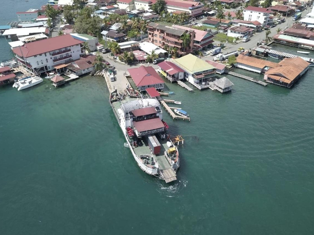 Regular ferry connection to Bocas town-Almirante必去景点