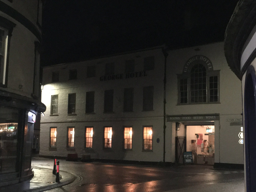 The George Hotel主图