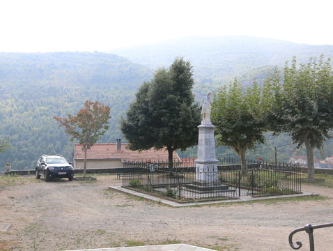 Monument aux Morts-Murato必去景点