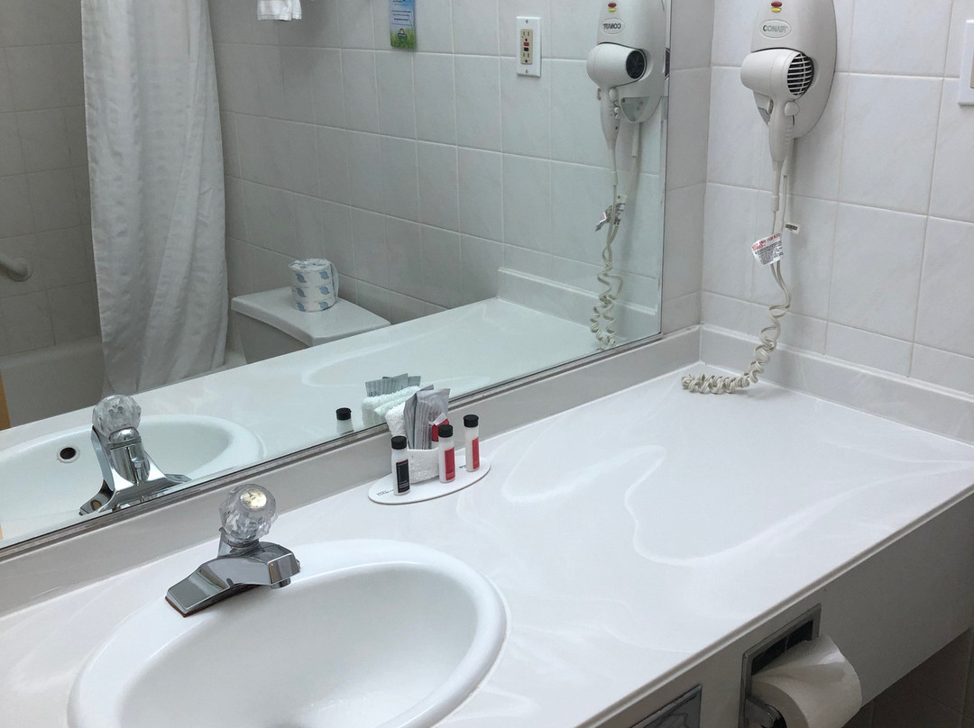 Days Inn by Wyndham Woodbury Long Island主图