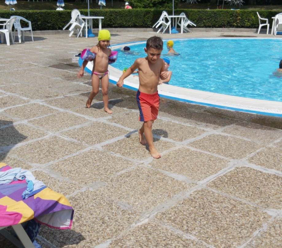 Piscina Cavina景点图片