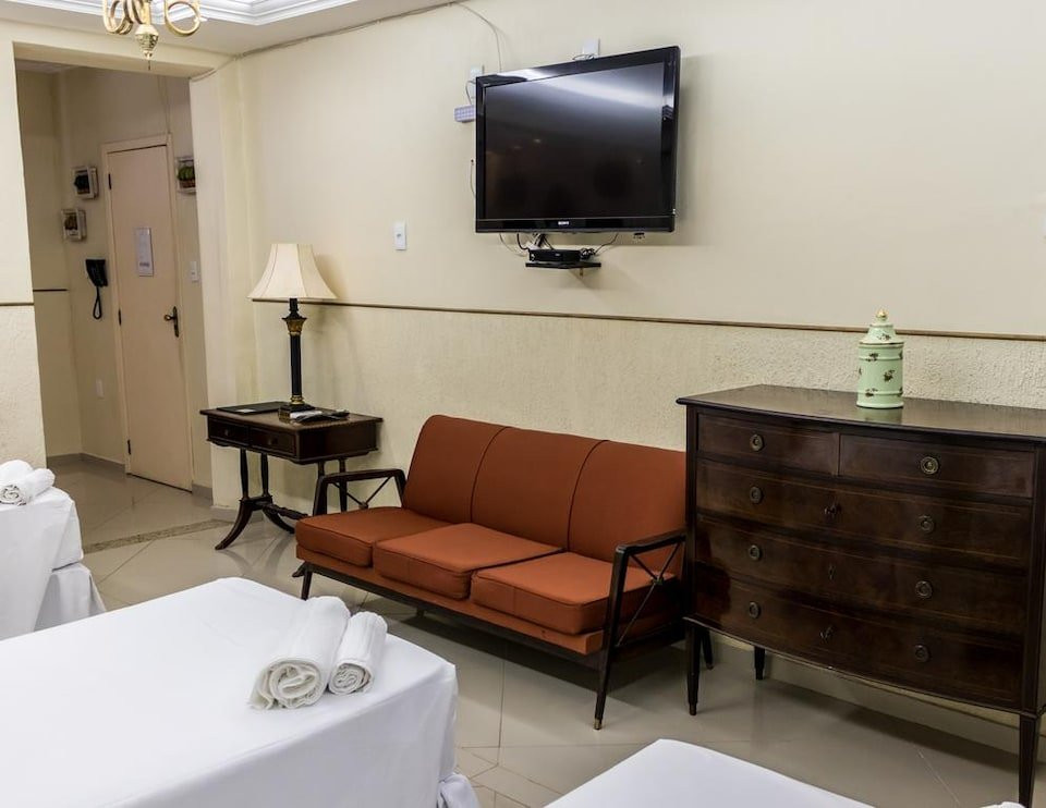 OYO Lemes Hotel主图